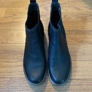 Ecco leather ankle boots, size 39, never used, in original box